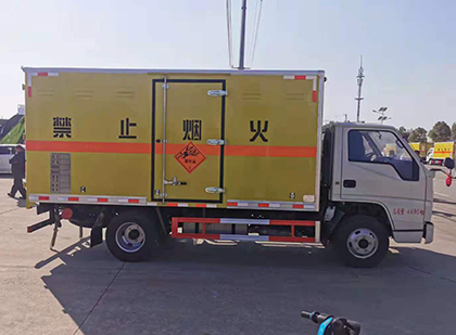 龙州爆破器材运输车